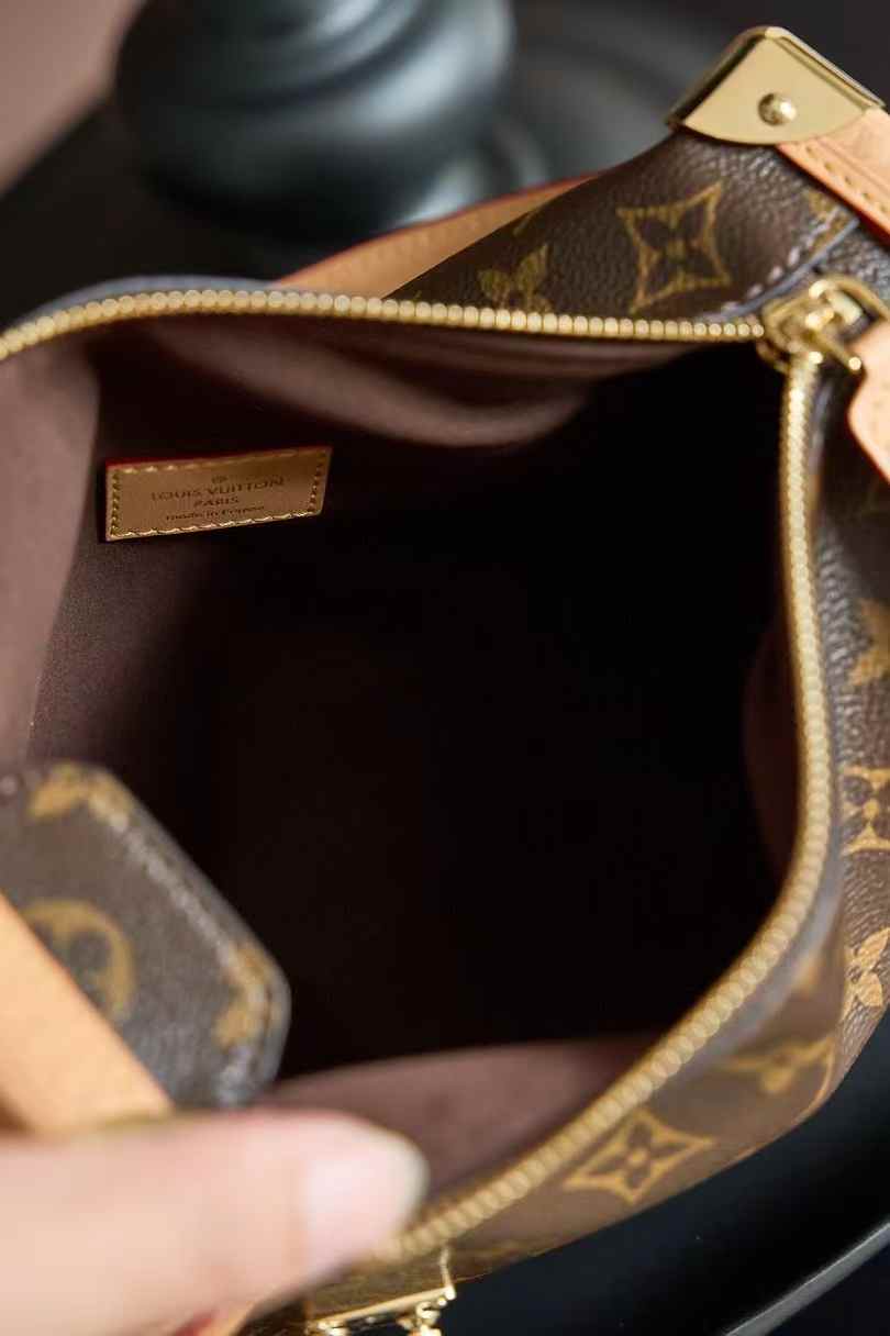 Louis Vuitton Side Trunk M46358 view 7