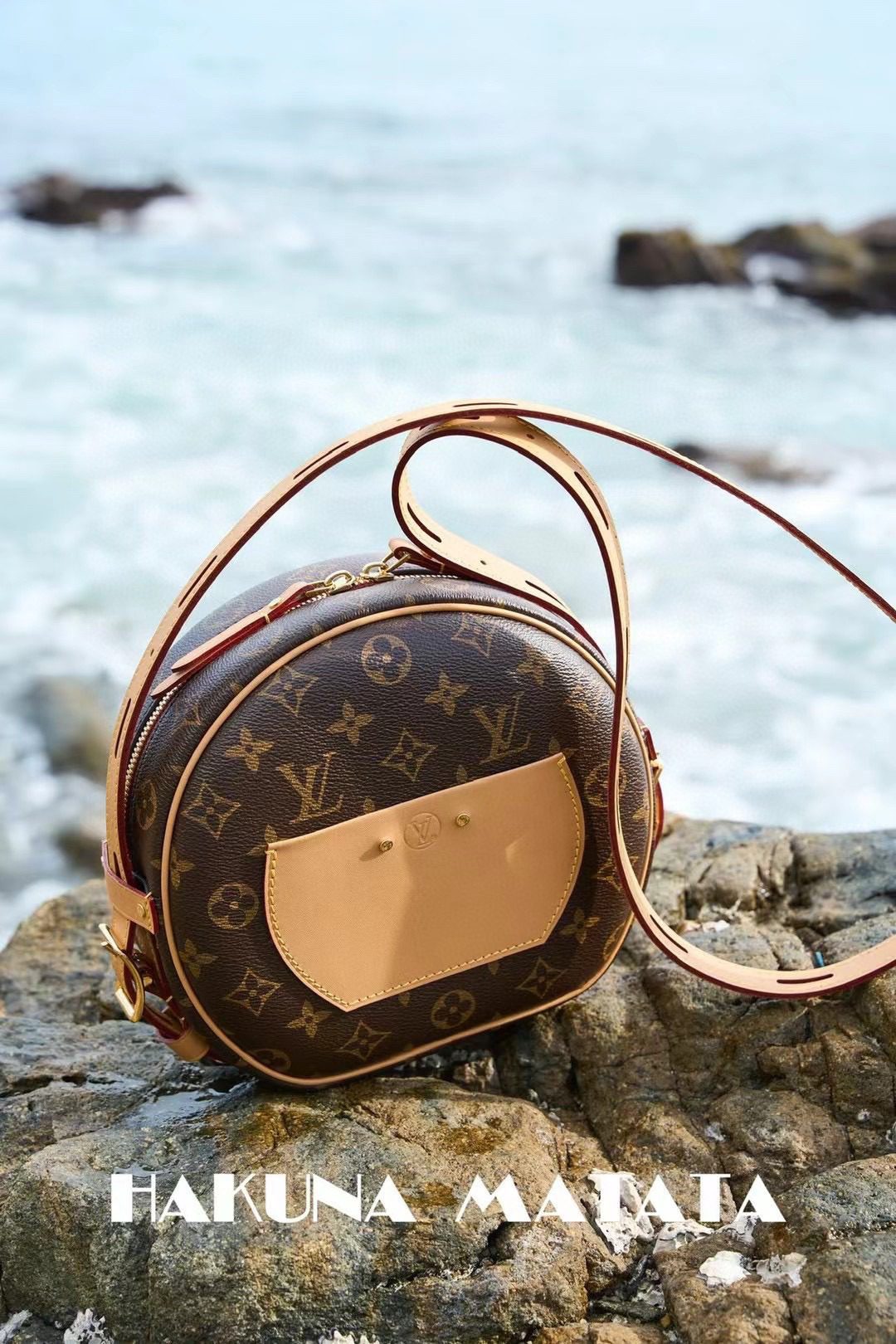 Louis Vuitton BoîTe Chapeau Souple M45647 view 2
