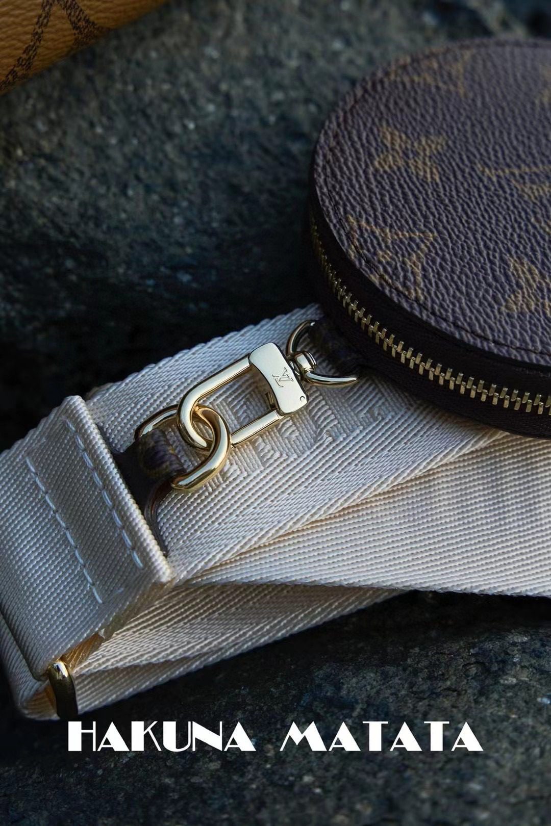 Louis Vuitton Onthego M47373 view 4