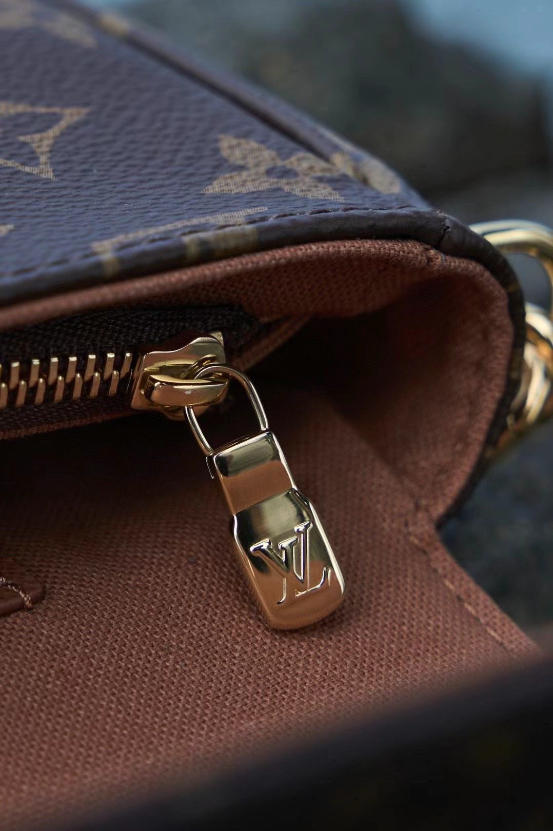 Louis Vuitton Wallet On Chain Ivy M81911 view 7