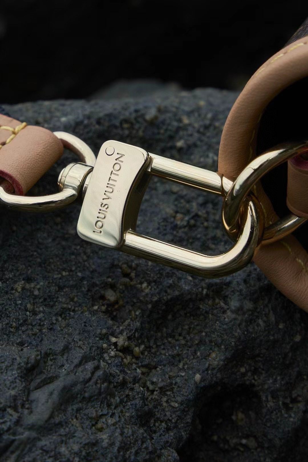 Louis Vuitton Diane M45985 view 6