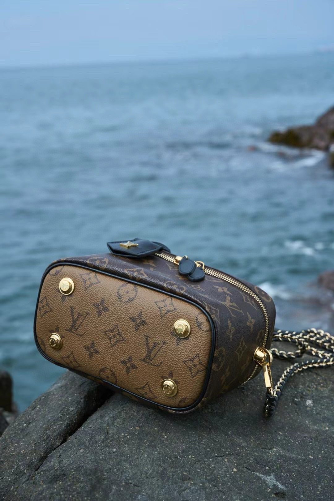 Louis Vuitton Vanity M45165 view 3