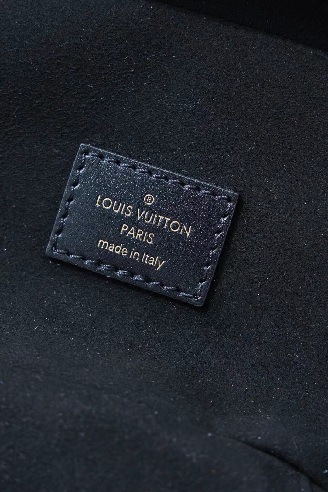 Louis Vuitton Vanity M45165 view 8