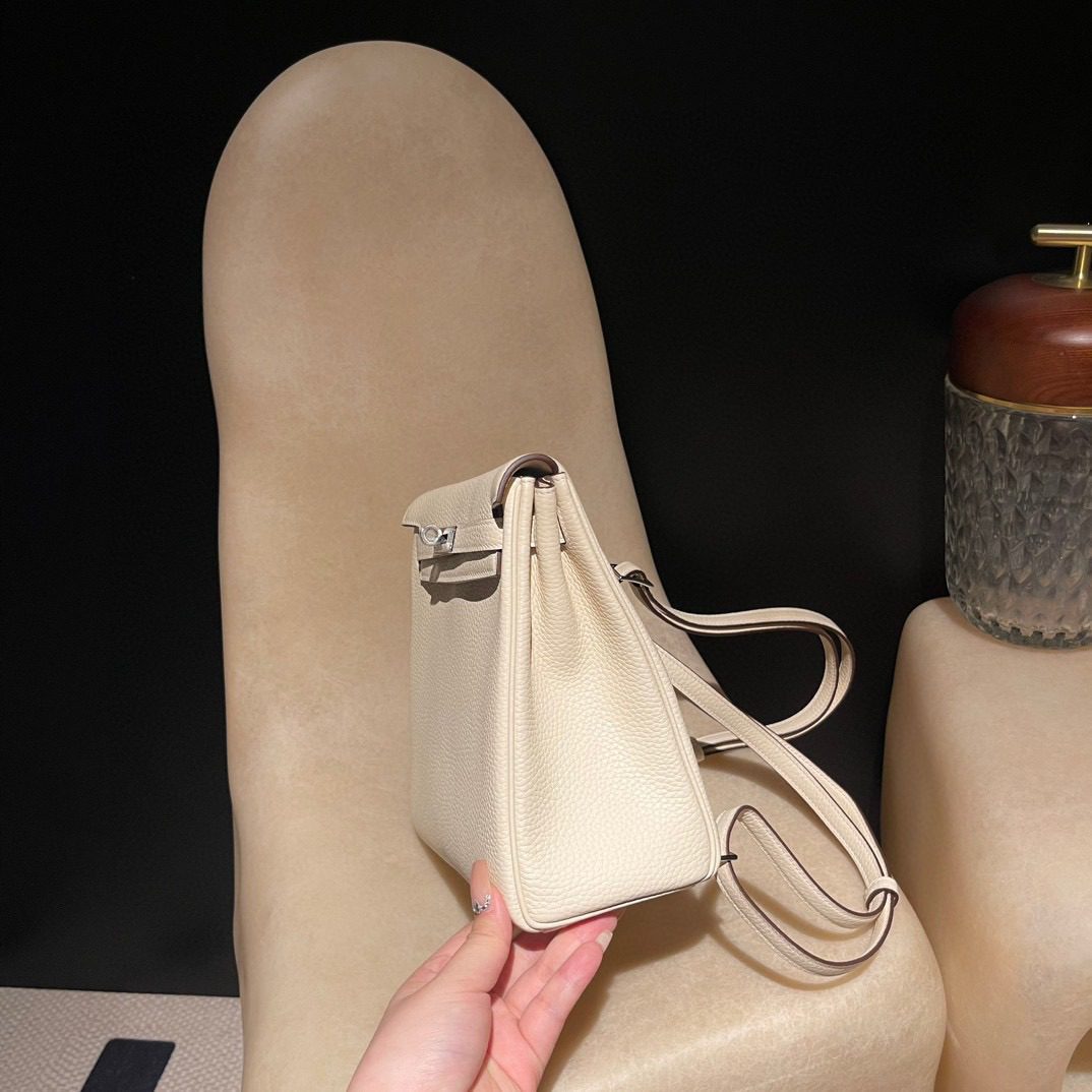 Hermès Kelly Ado :I2 Clemence leather view 3