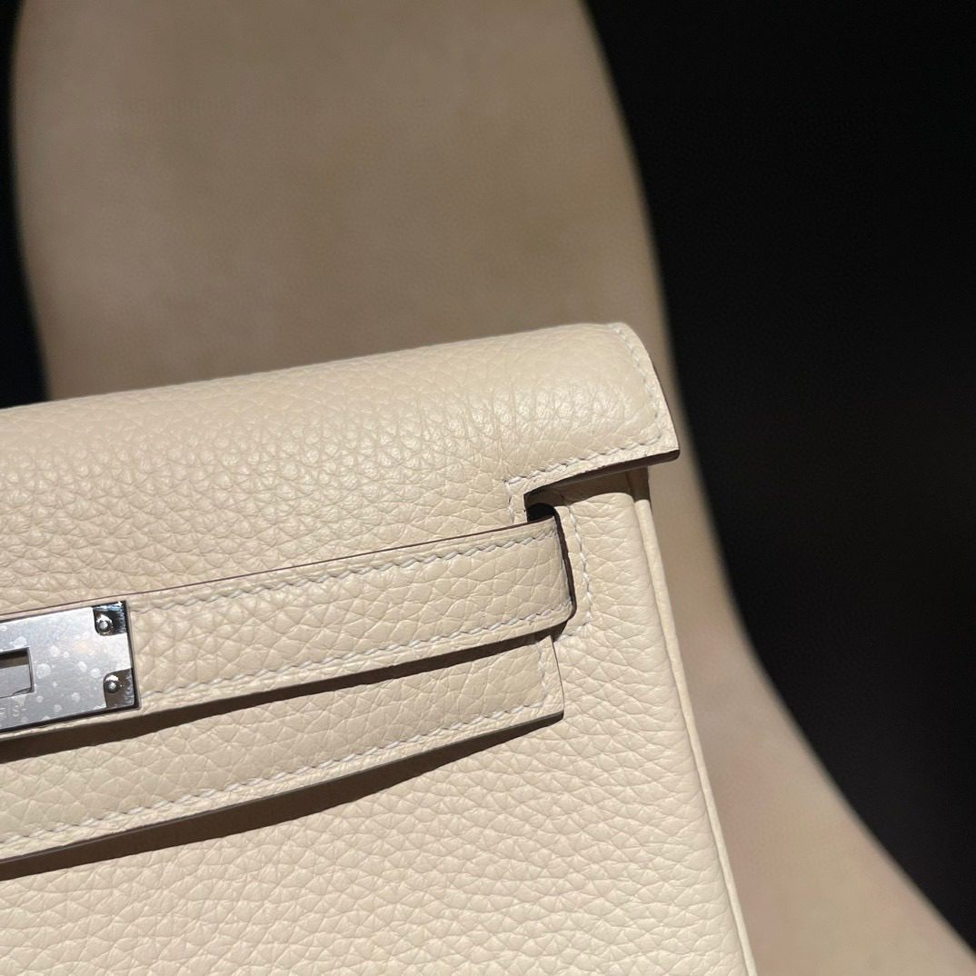 Hermès Kelly Ado :I2 Clemence leather view 4