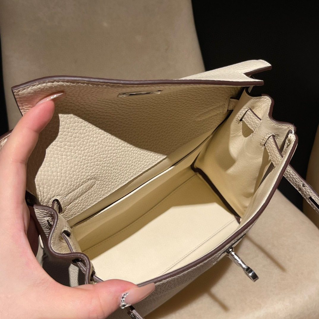 Hermès Kelly Ado :I2 Clemence leather view 6