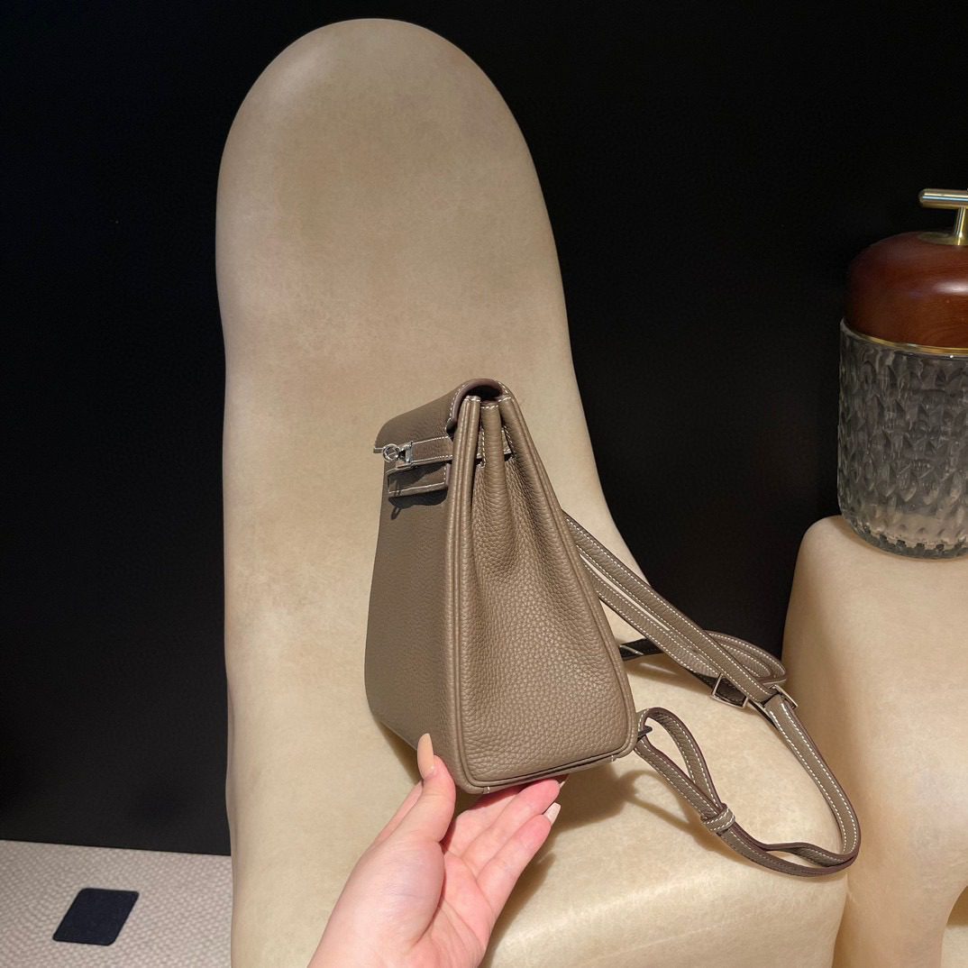 Hermès Kelly Ado Clemence leather view 5