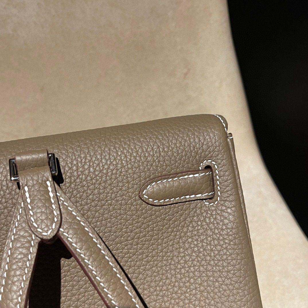 Hermès Kelly Ado Clemence leather view 6