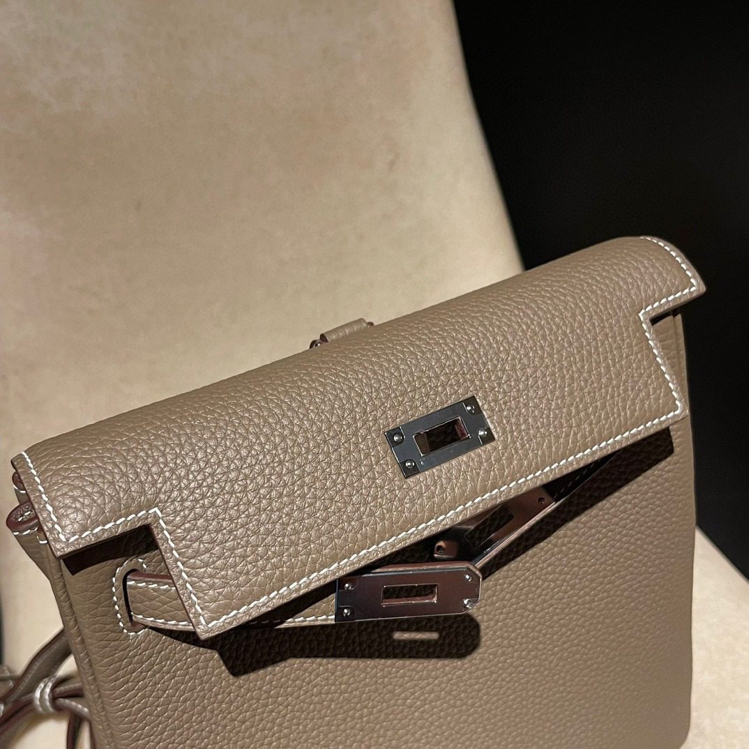 Hermès Kelly Ado Clemence leather view 7