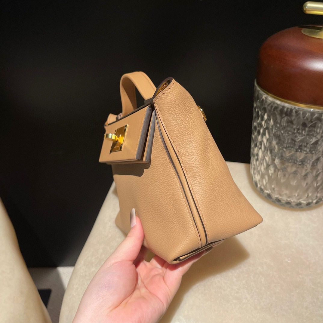 Hermès 2424 Mini :0M+37 view 4