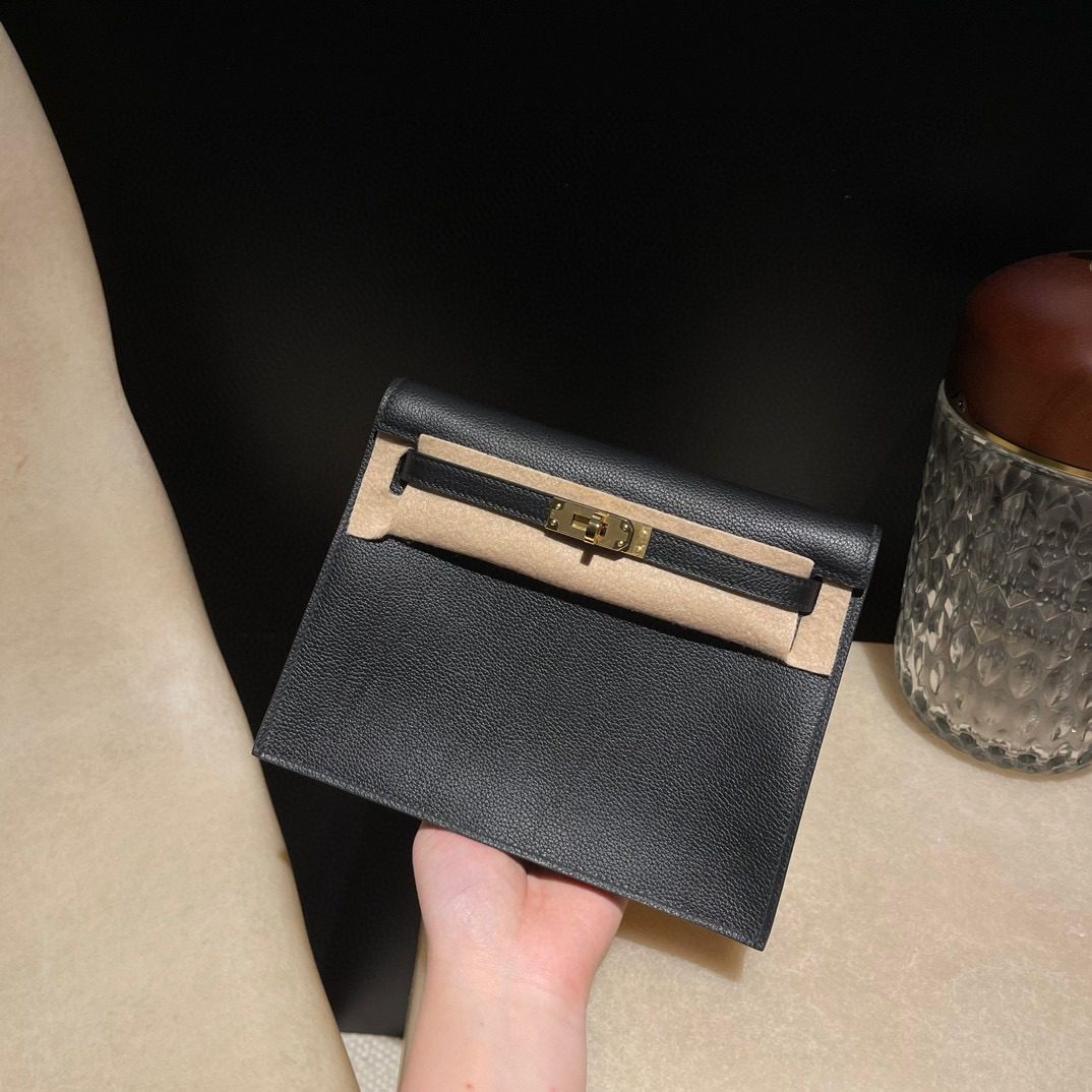 Hermès Kelly Danse Evercolor leather view 2