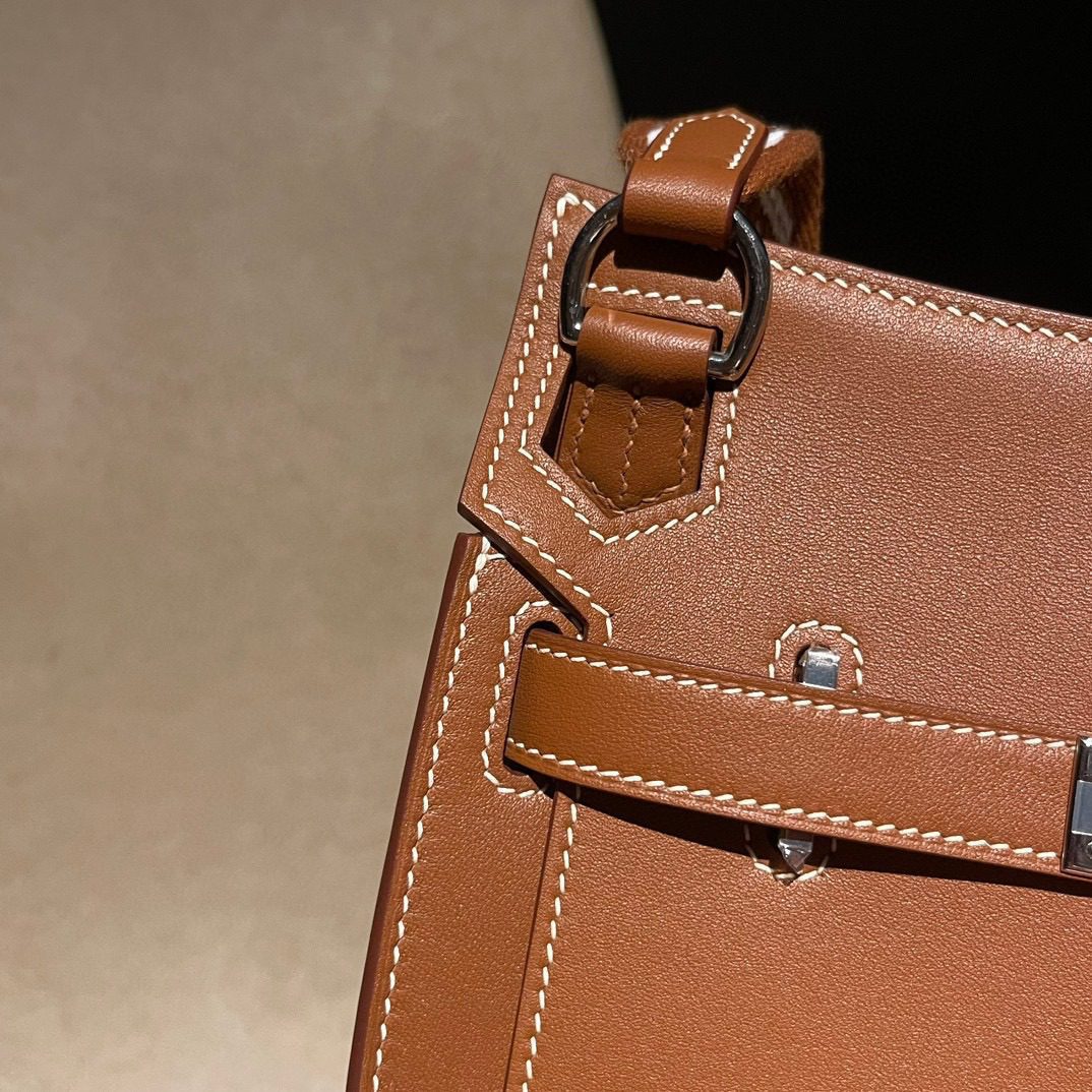 Hermès Jypsiere Mini Swift leather view 3