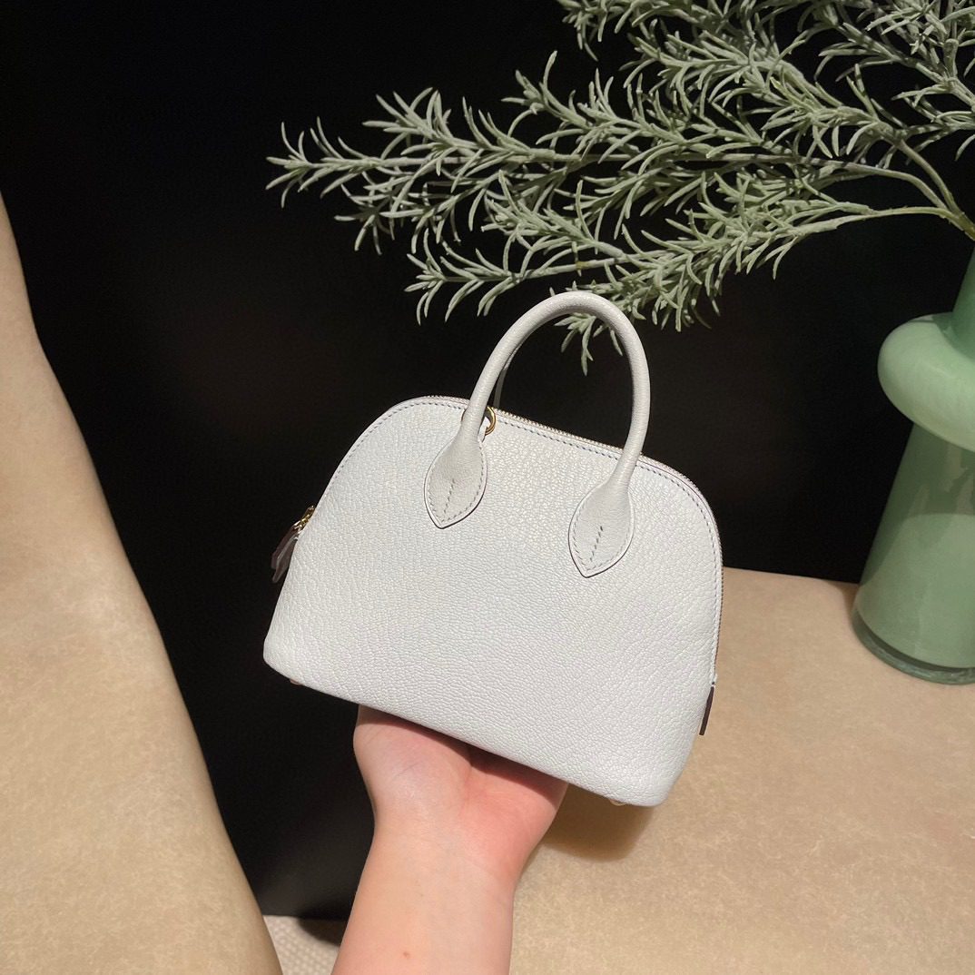 Hermès Mini Bolide 18 :T0 Mysore leather view 2