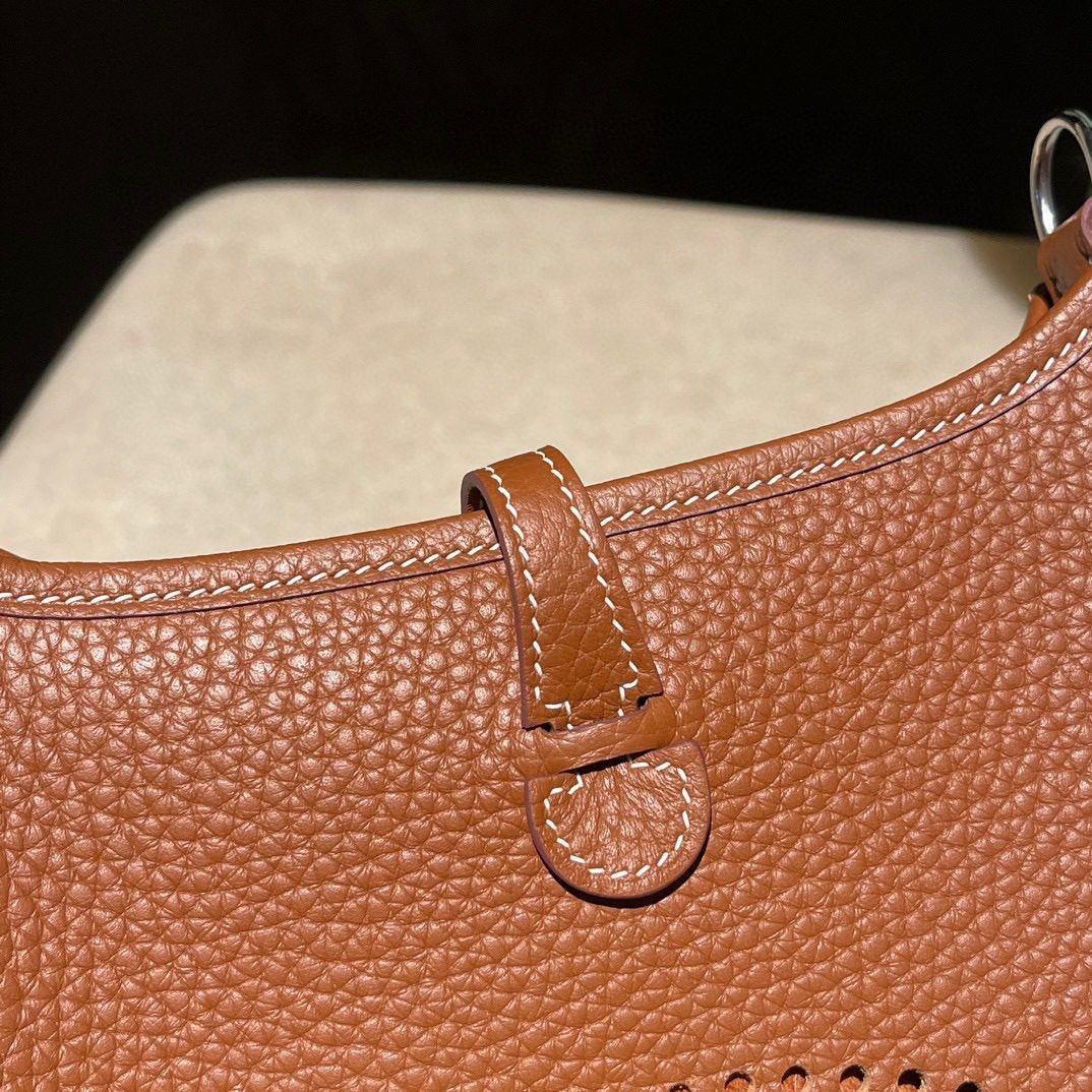 Hermès Mini Evelyne Clemence leather view 4