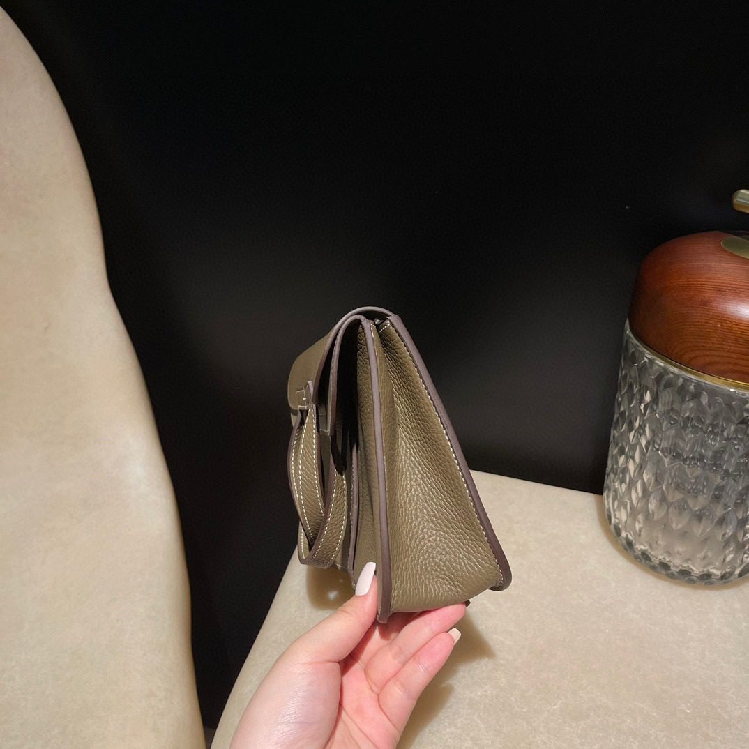 Hermès Halzan 25 Clemence leather view 4