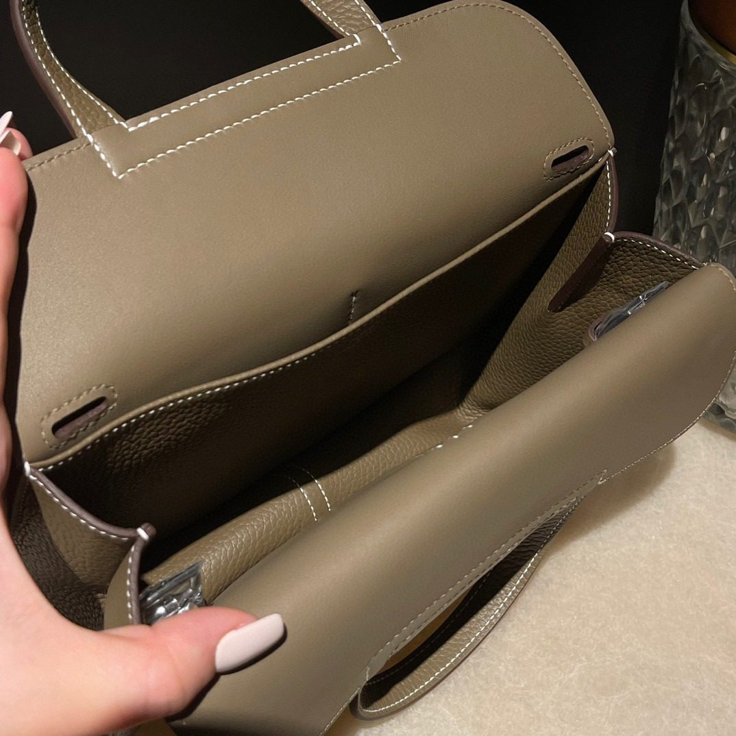 Hermès Halzan 25 Clemence leather view 6