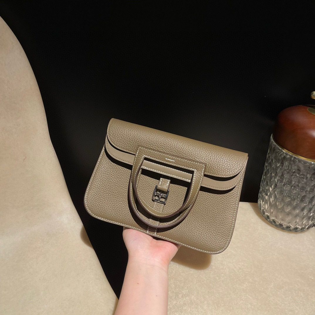 Hermès Halzan 25 Clemence leather view 8