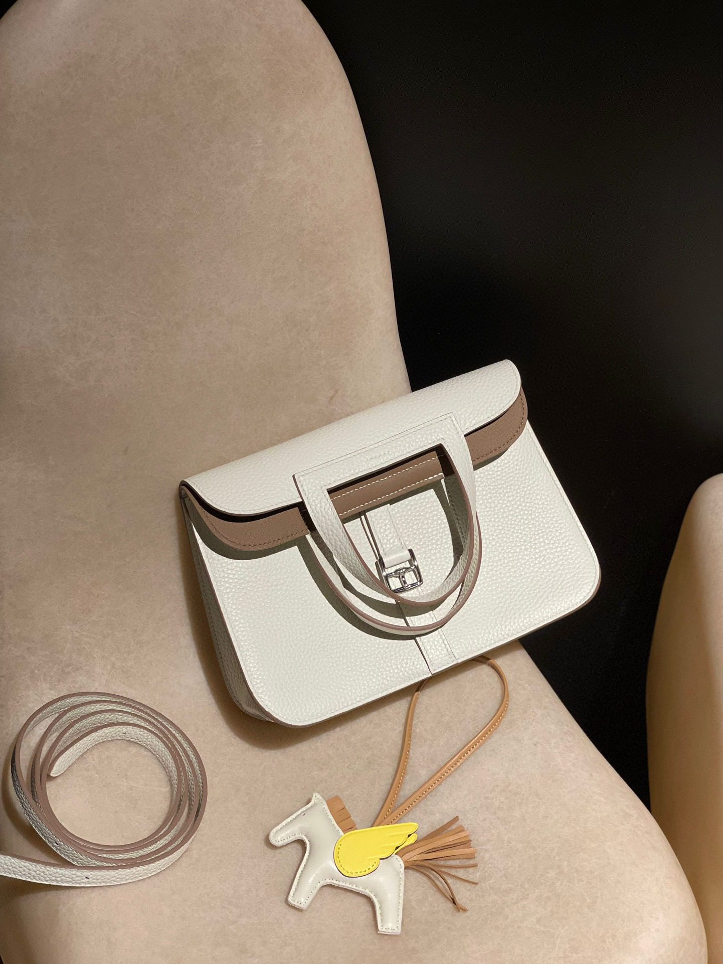 Hermès Halzan 25 :0T+D0 Clemence leather view 1