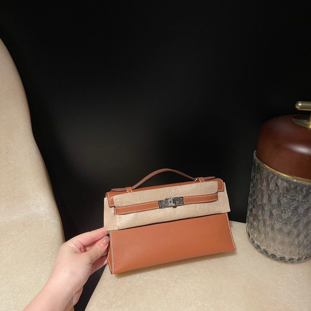 Hermès Kelly Pochette Swift leather view 4