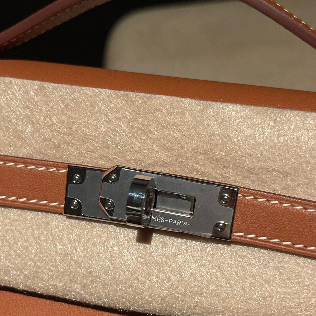 Hermès Kelly Pochette Swift leather view 5