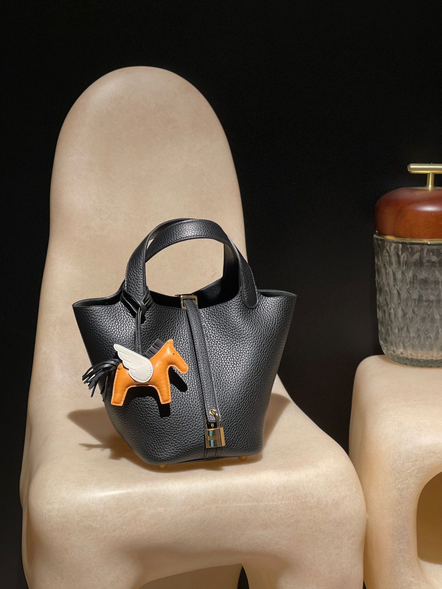 Hermès Picotin Lock 18 Clemence leather view 1