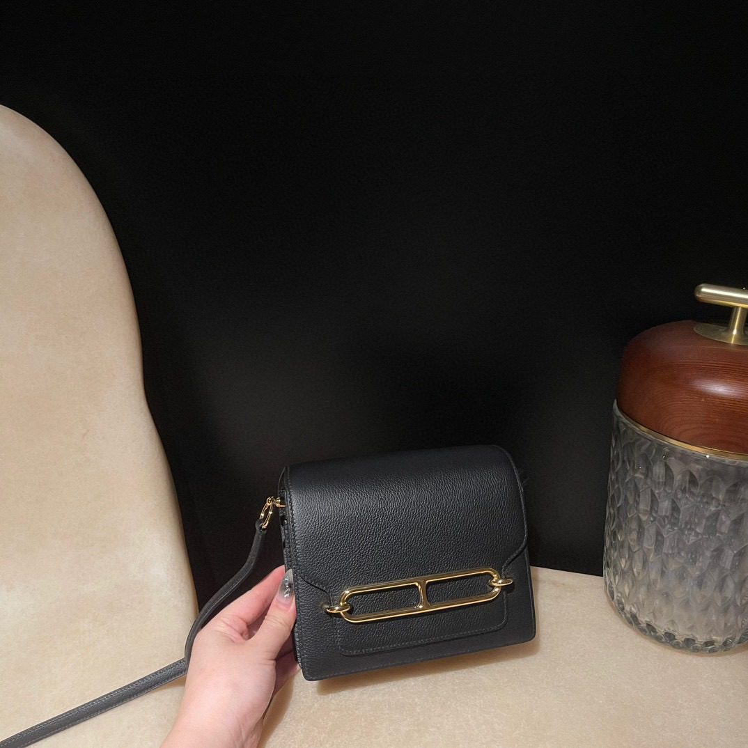 Hermès Roulis 19 Evercolor leather view 1