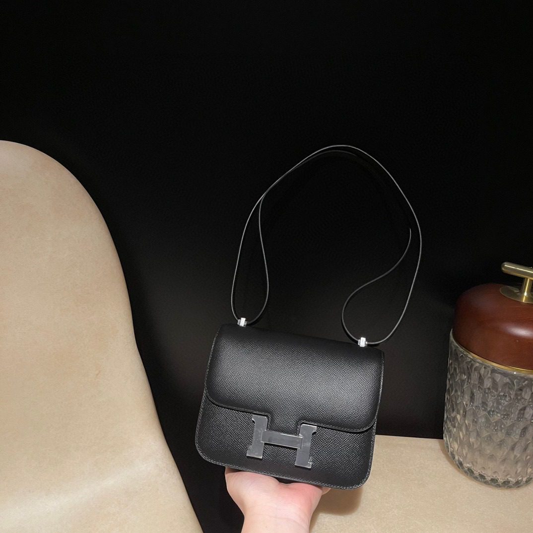 Hermès Constance 19 Epsom leather view 2