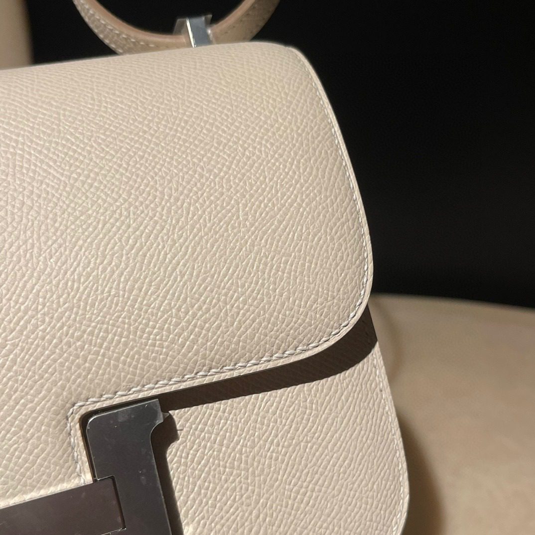 Hermès Constance 19 Epsom leather view 3
