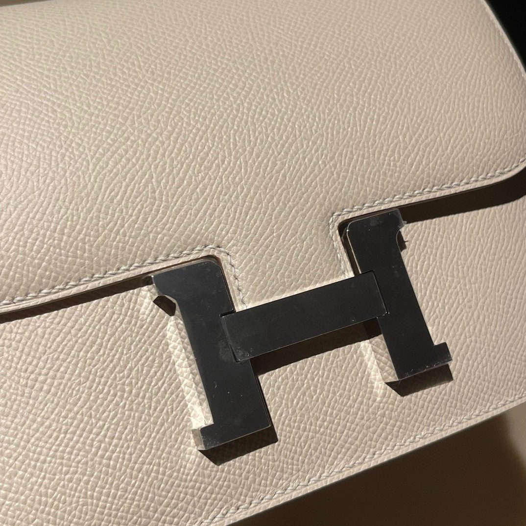 Hermès Constance 19 Epsom leather view 4