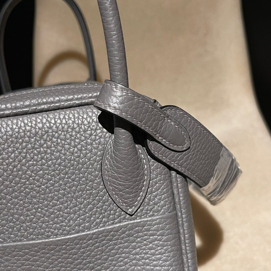 Hermès Lindy 26 :0L Clemence leather view 3