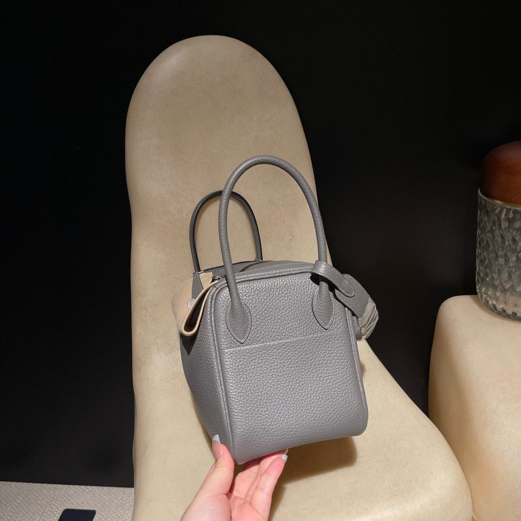 Hermès Lindy 26 :0L Clemence leather view 5