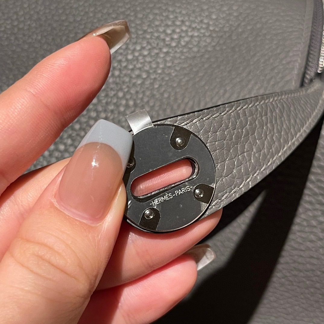 Hermès Lindy 26 :0L Clemence leather view 6