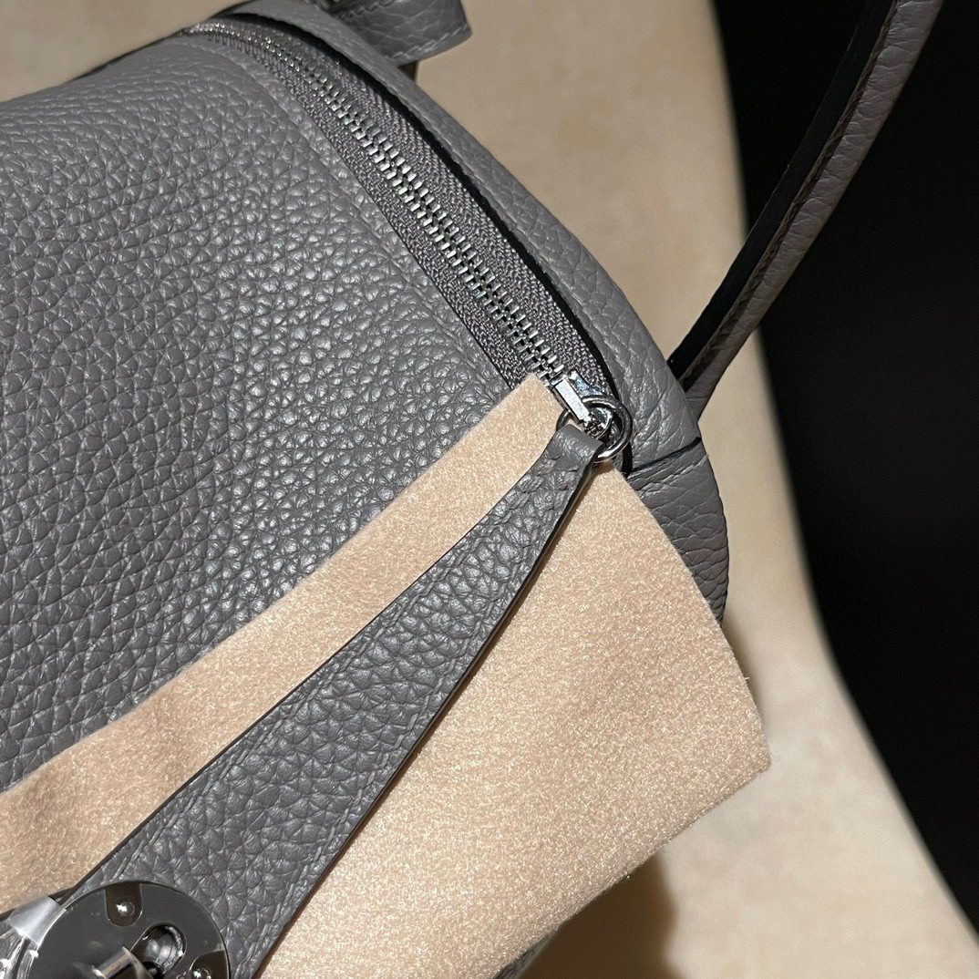 Hermès Lindy 26 :0L Clemence leather view 8