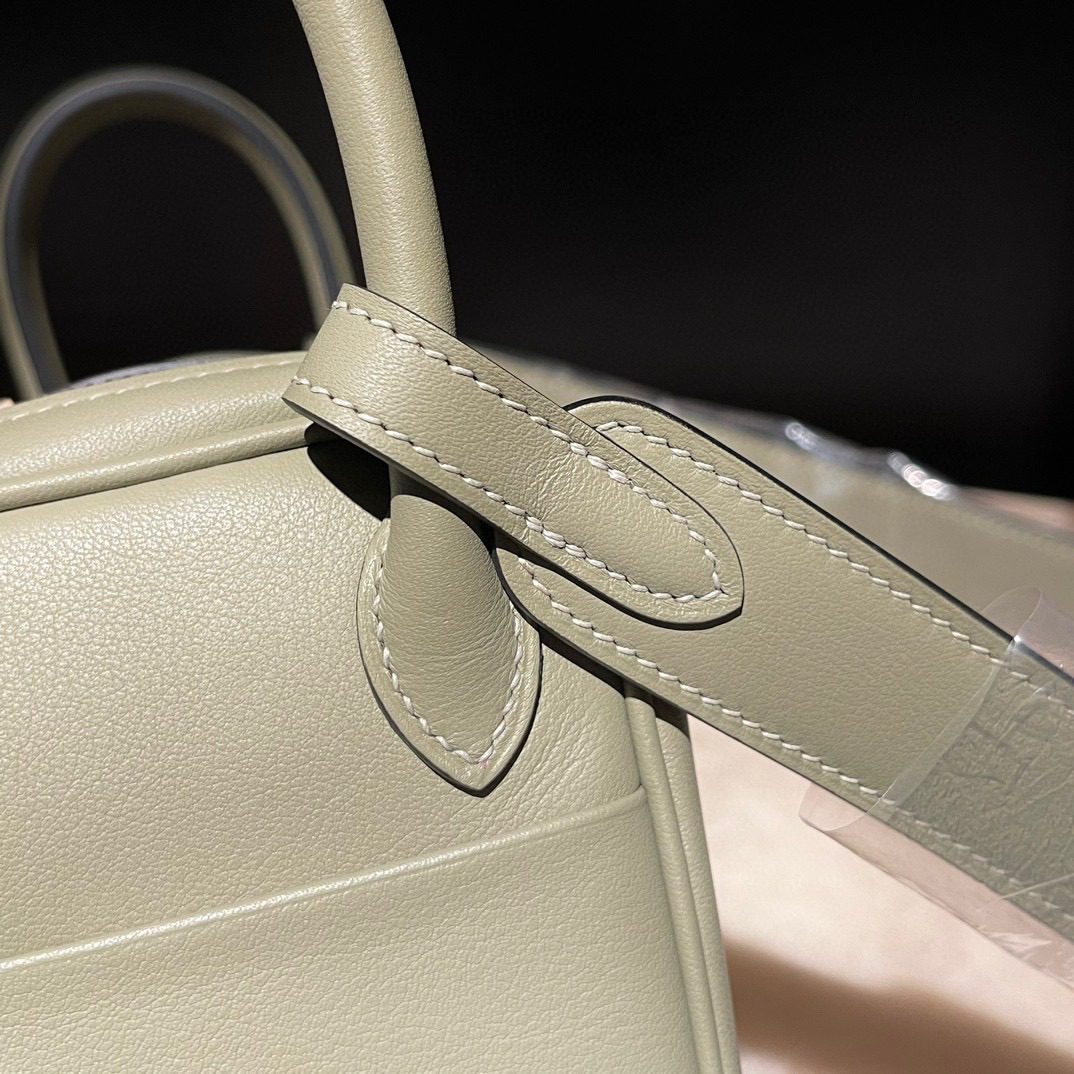 Hermès Mini Lindy :Q1 Swift leather view 7