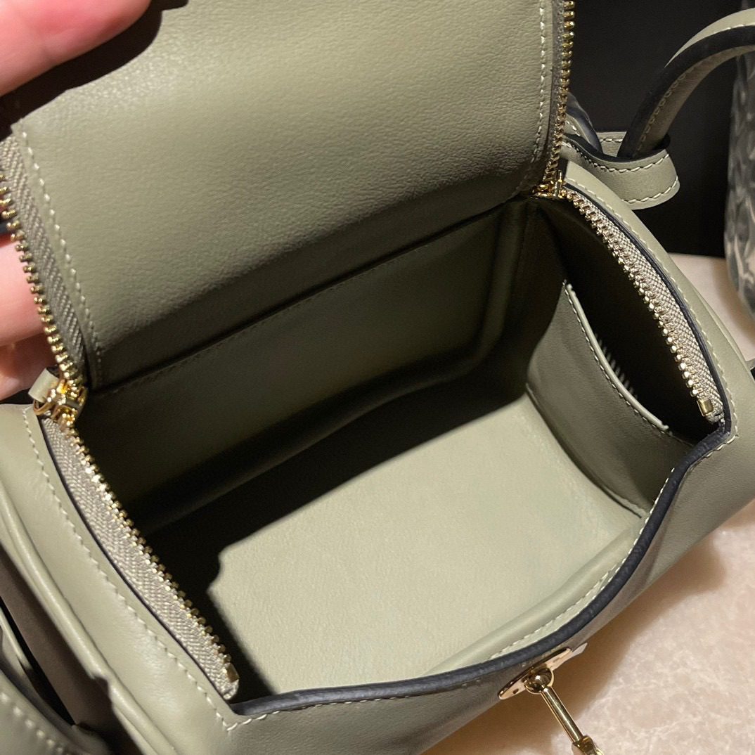 Hermès Mini Lindy :Q1 Swift leather view 8