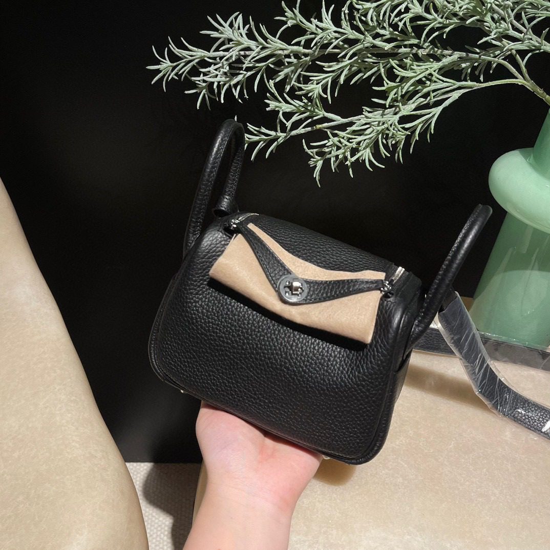 Hermès Mini Lindy Clemence leather view 2