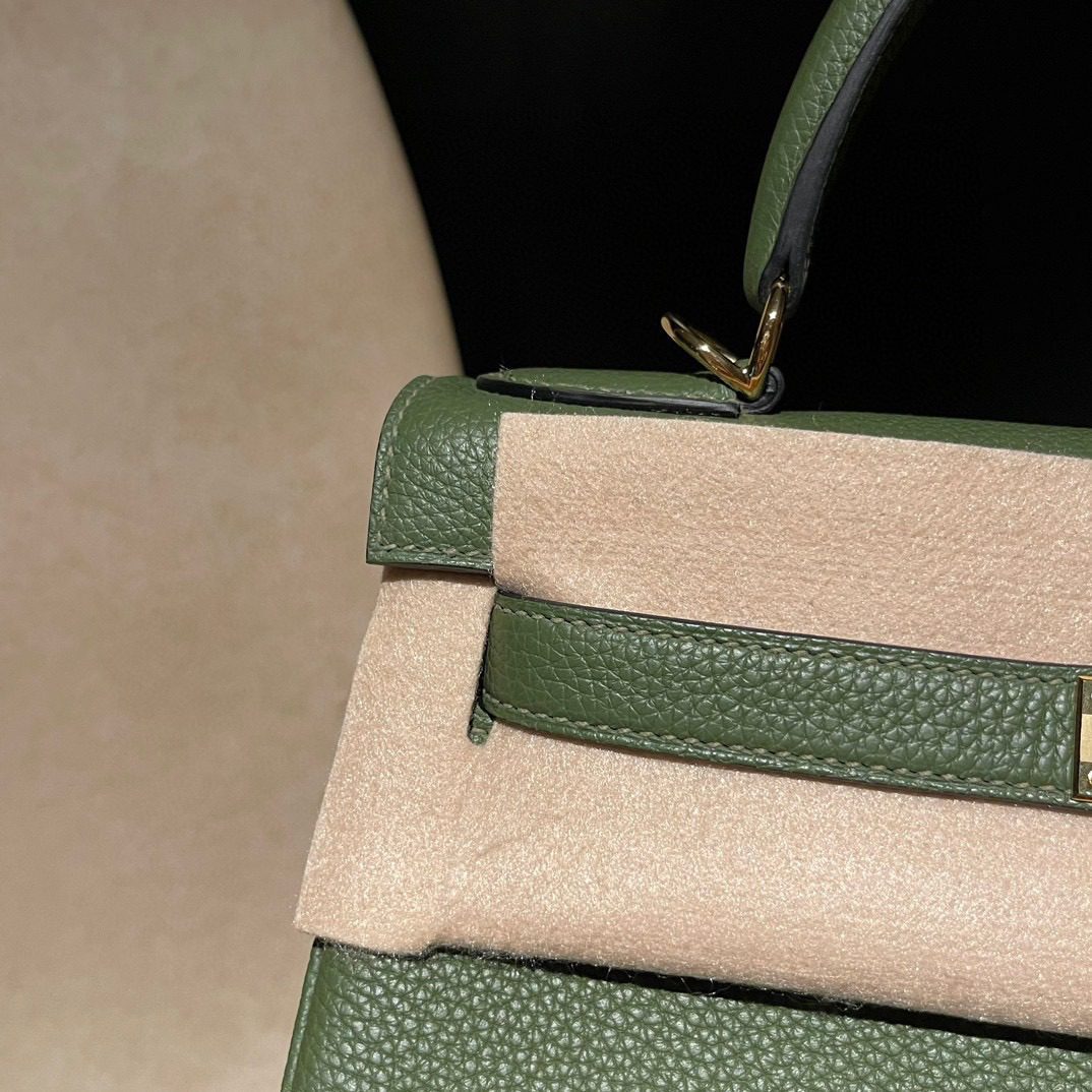Hermès Kelly 28 :V6 Togo leather view 3