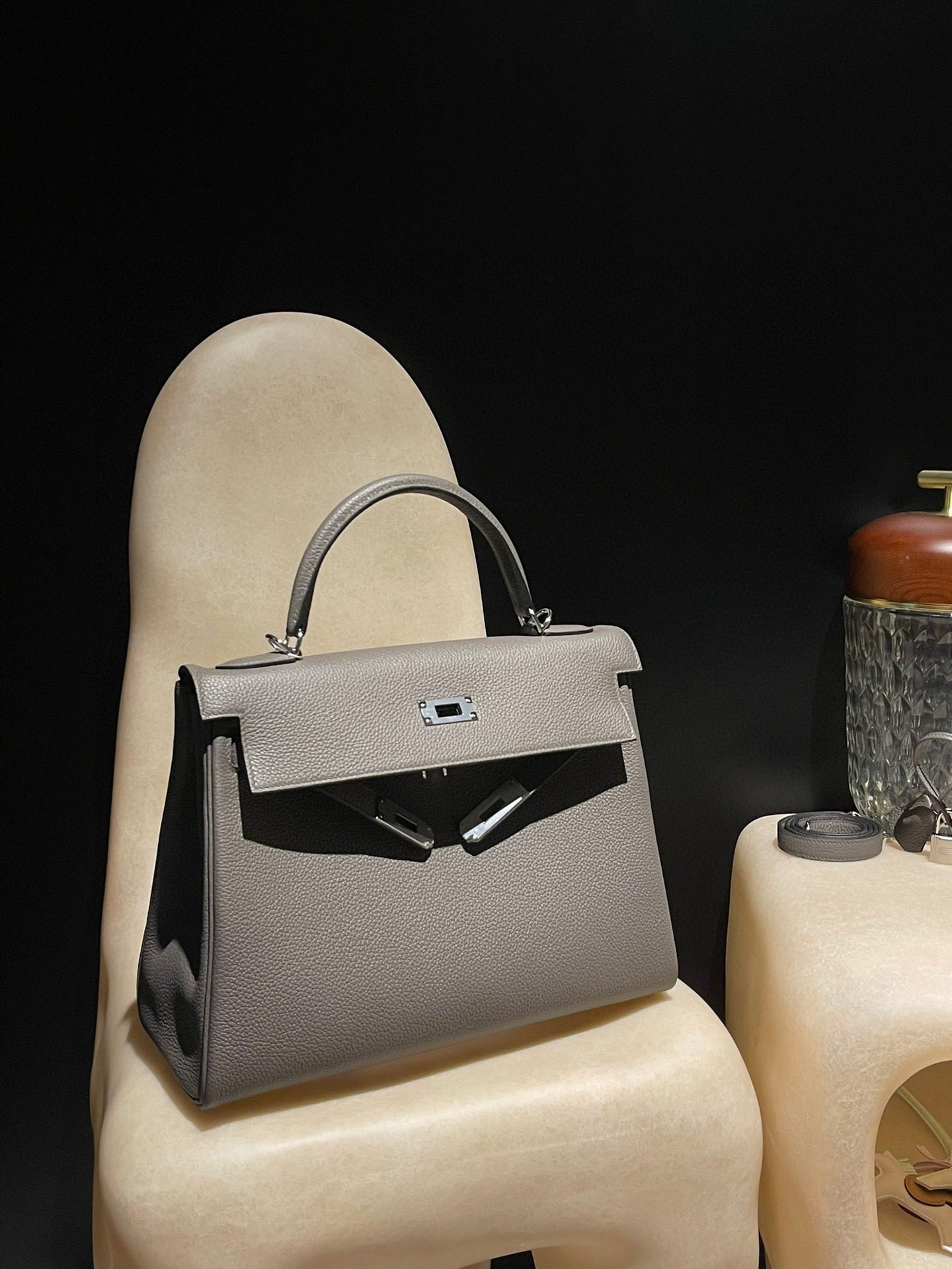 Hermès Kelly 32 :8F Togo leather view 1