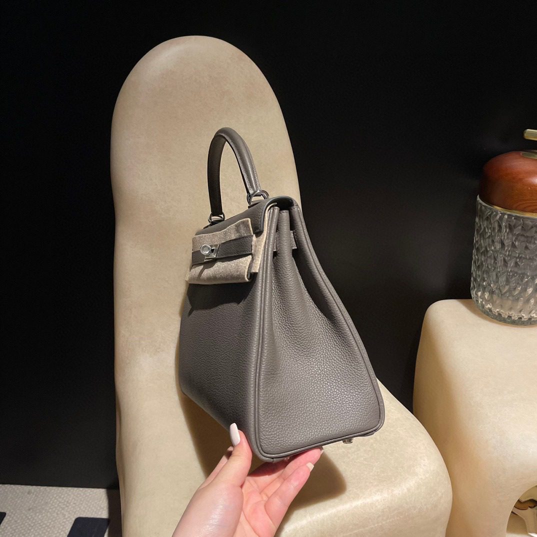 Hermès Kelly 32 :8F Togo leather view 2