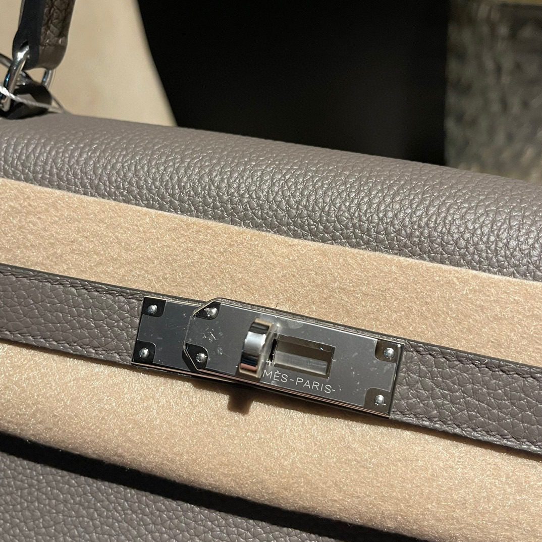 Hermès Kelly 32 :8F Togo leather view 3