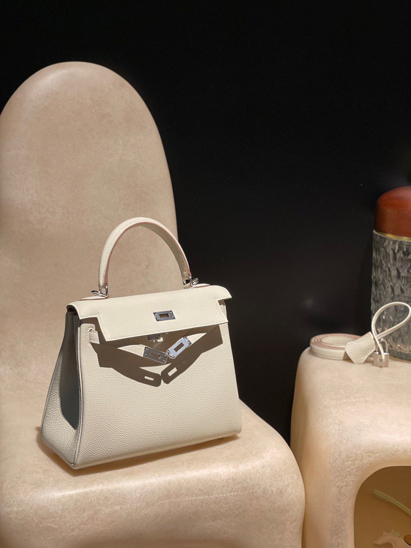 Hermès Kelly 25 Togo leather view 1