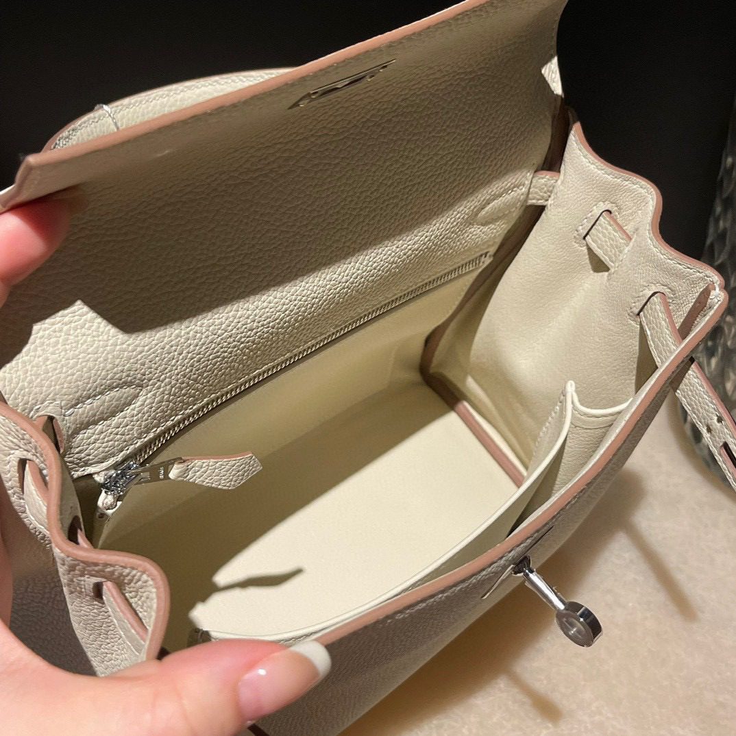 Hermès Kelly 25 Togo leather view 4