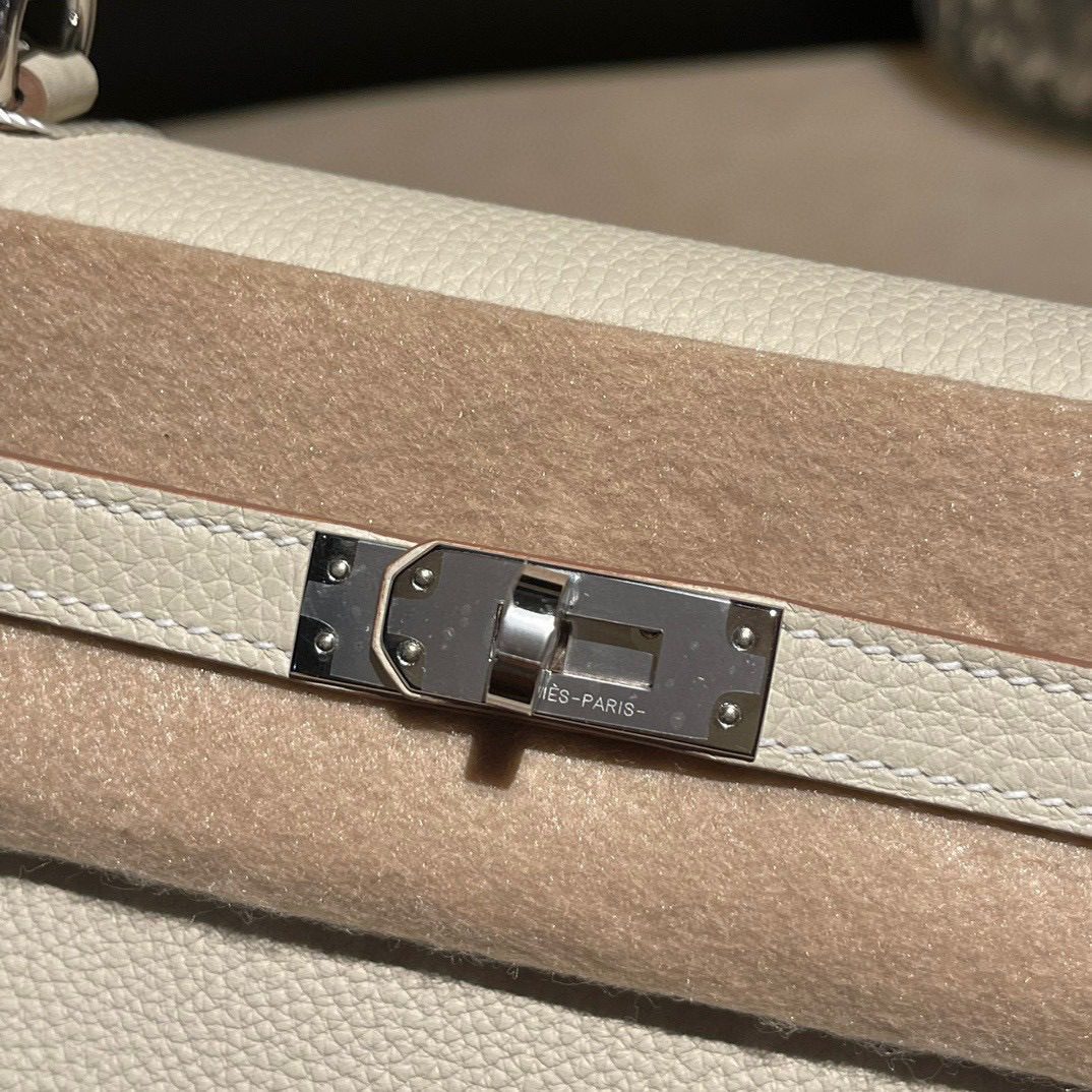 Hermès Kelly 25 Togo leather view 9