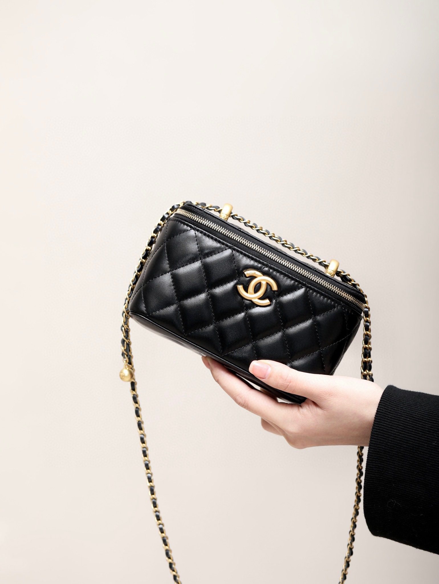 Chanel 24C Vanity With Chain view 1
