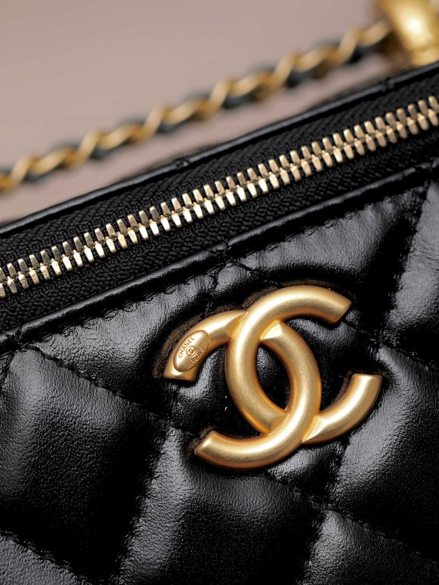 Chanel 24C Vanity With Chain view 6