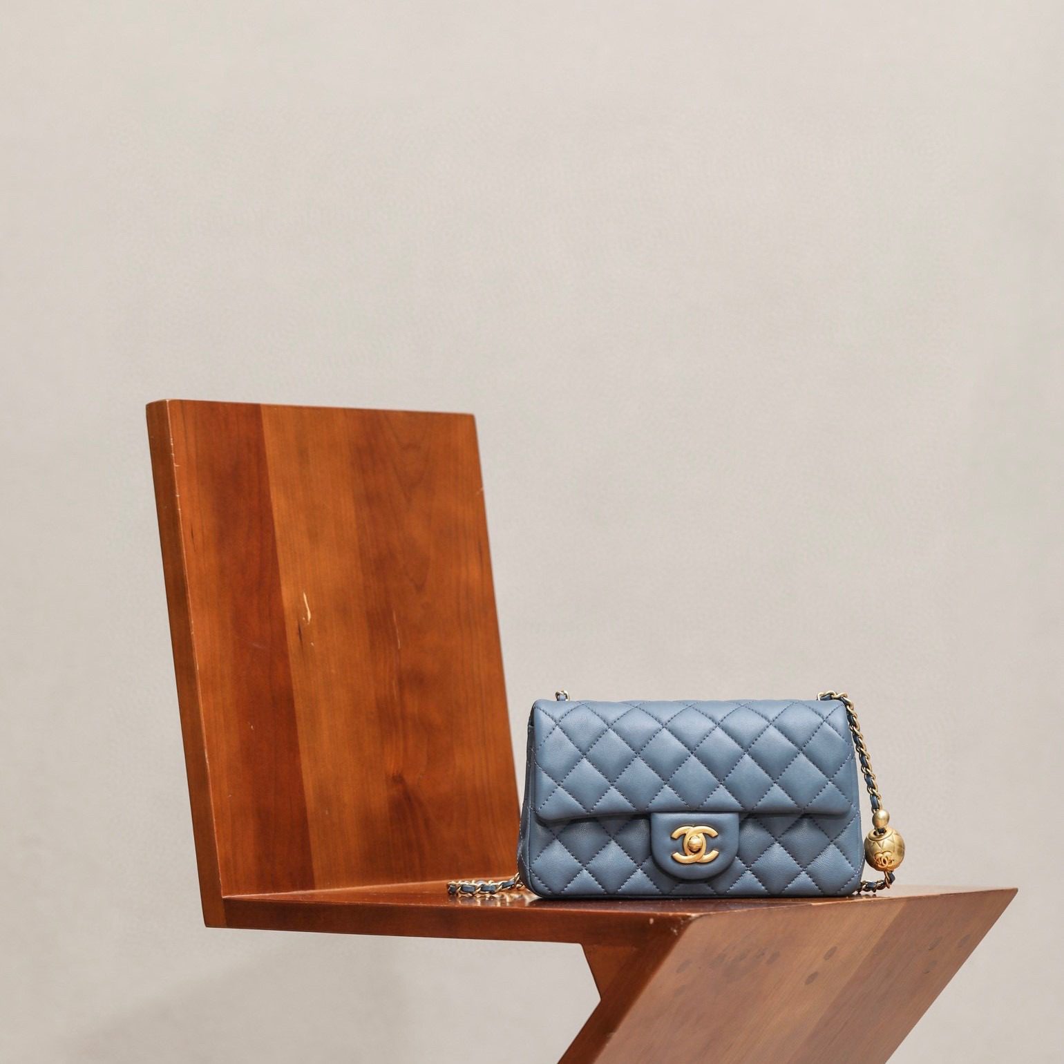 Chanel Flap Bag 20cm view 2