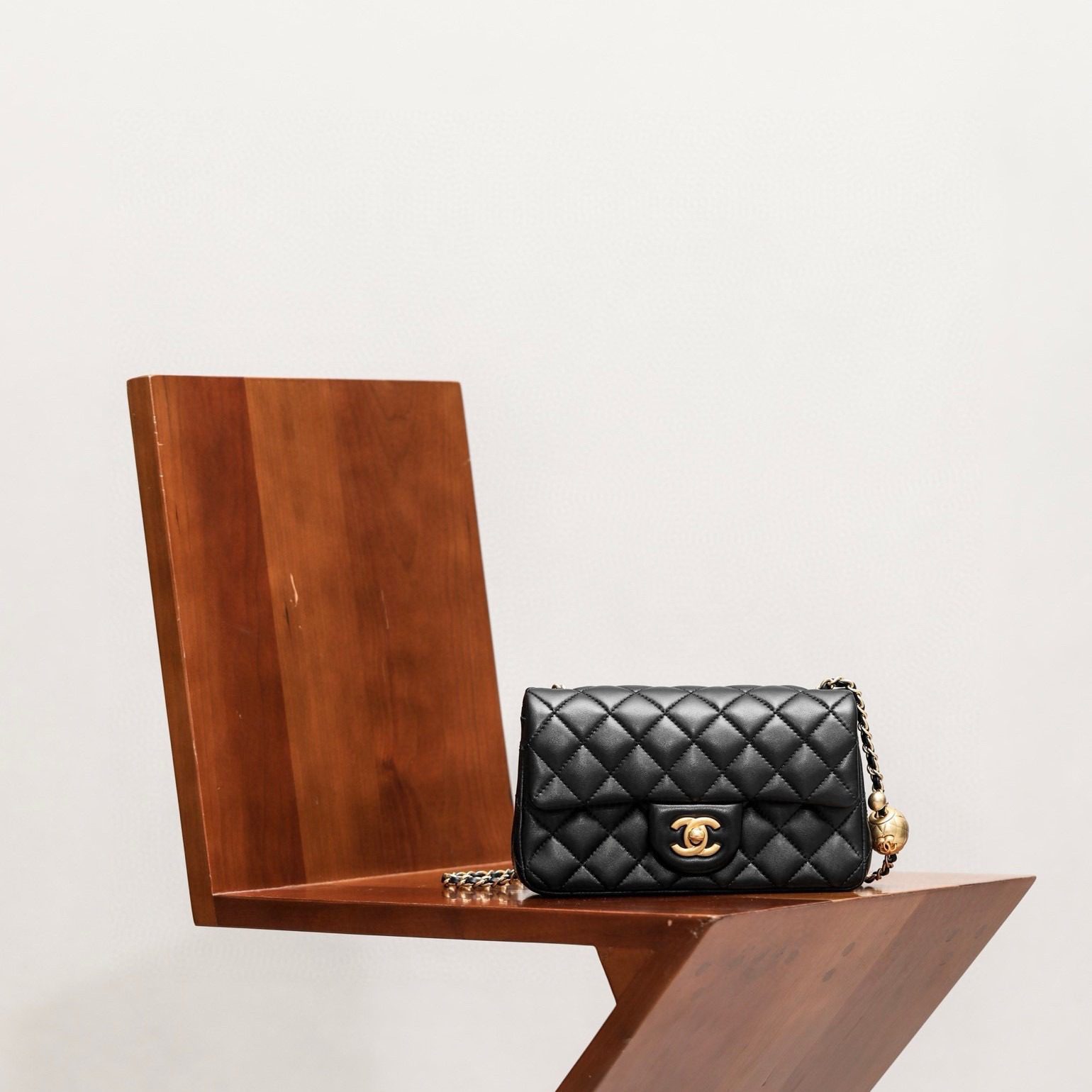 Chanel Flap Bag 20cm view 3