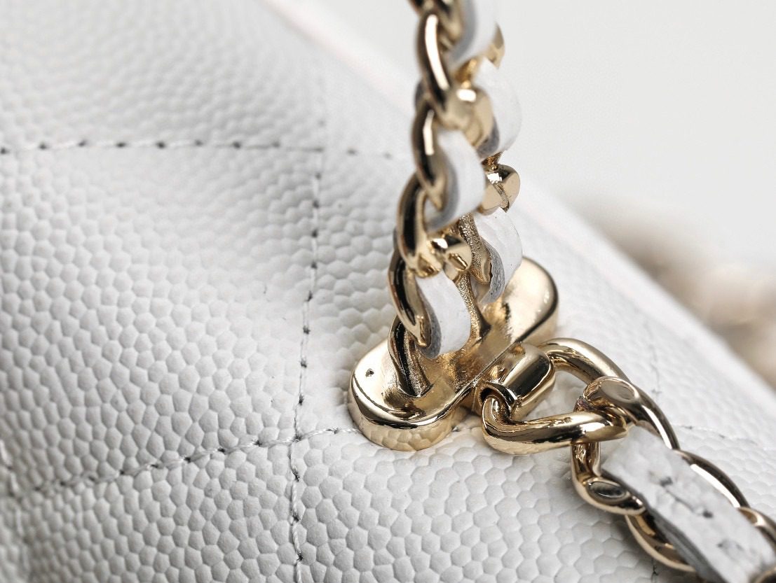 Chanel 23P Handle Bag view 9