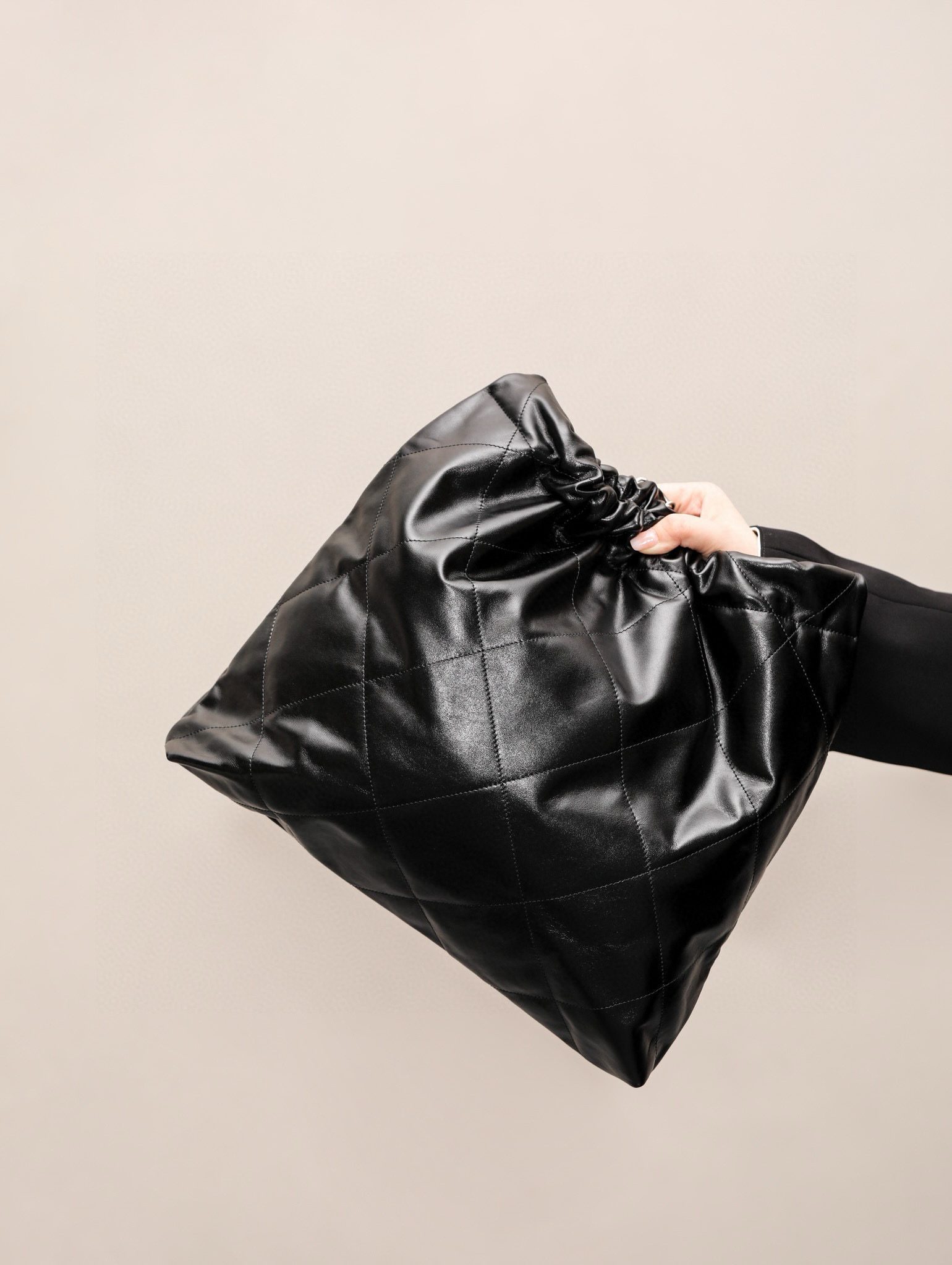 Chanel 22 Bag view 20