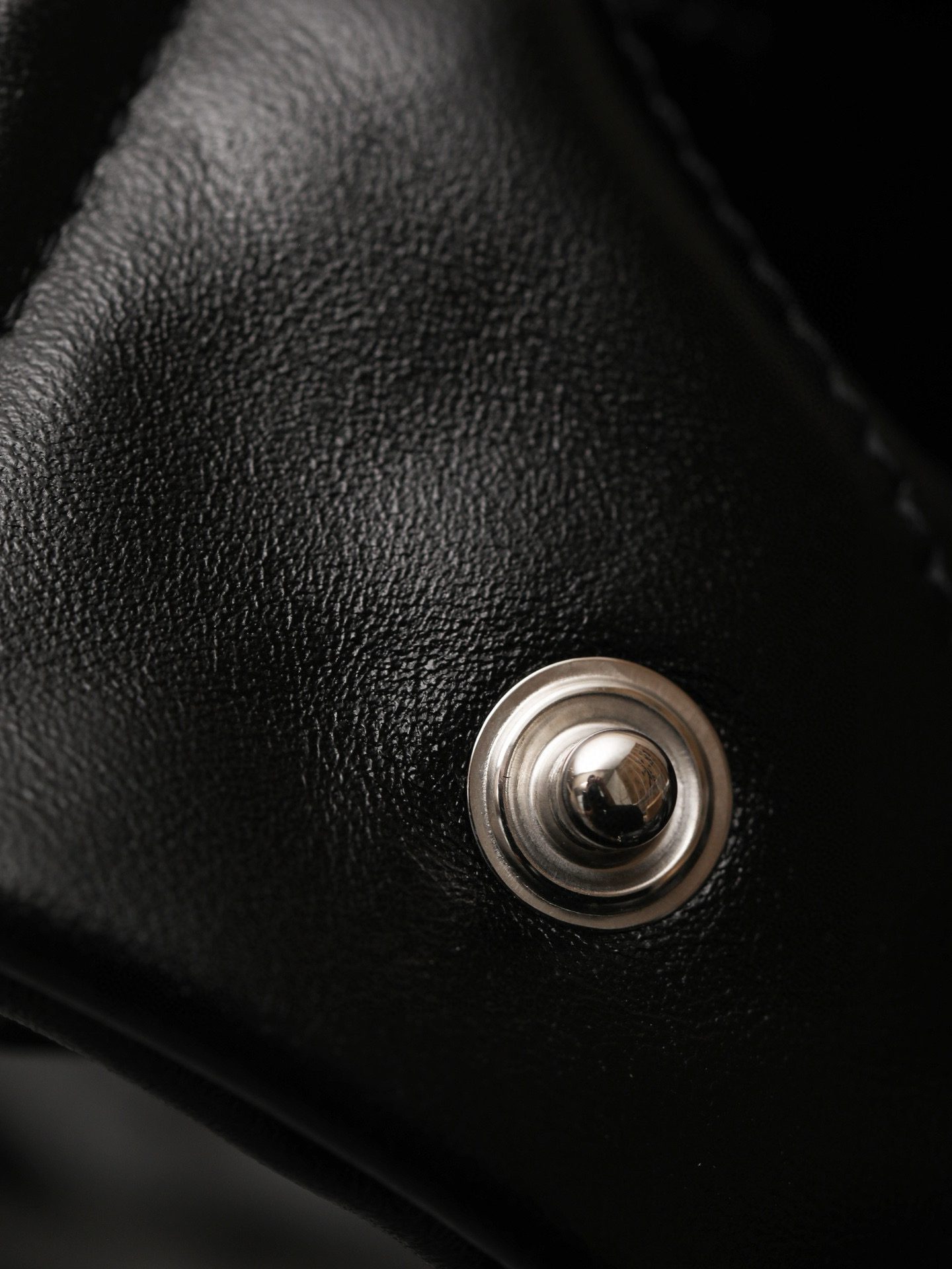 Chanel 22 Bag view 23